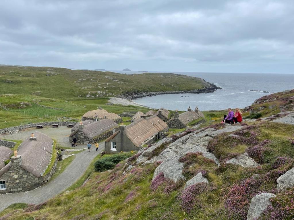 Tigh-Na-Greine Apartment Carloway  Екстериор снимка